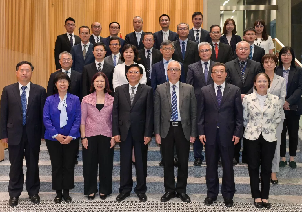 内地与香港签署《关于生态环境保护人员能力建设的合作安排》